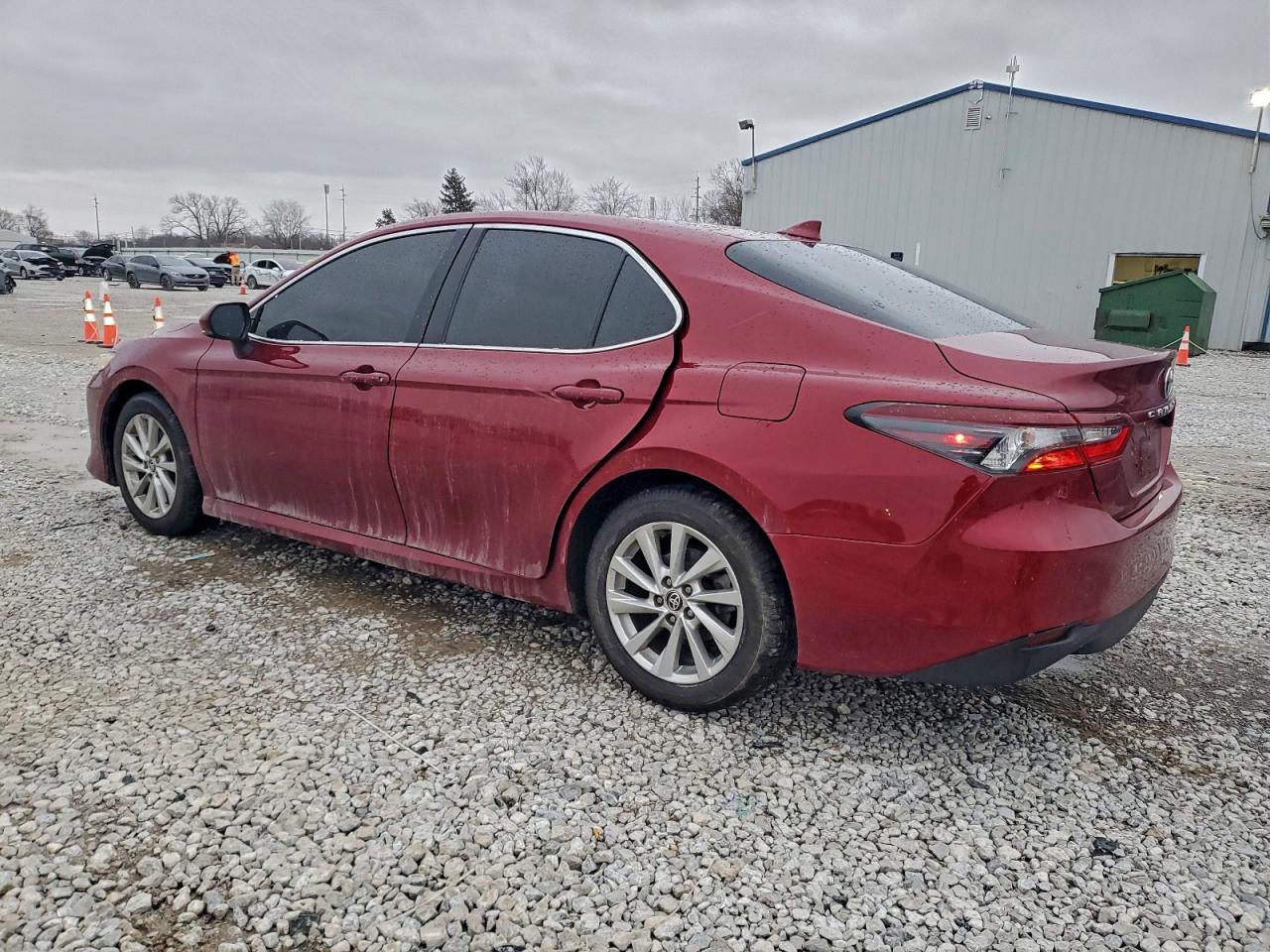 2021 TOYOTA CAMRY LE photo 2