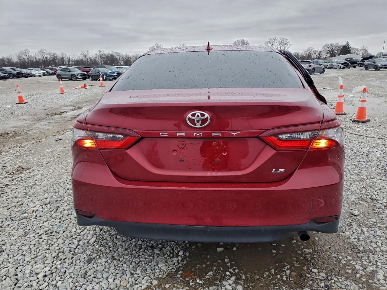 2021 TOYOTA CAMRY LE photo 6