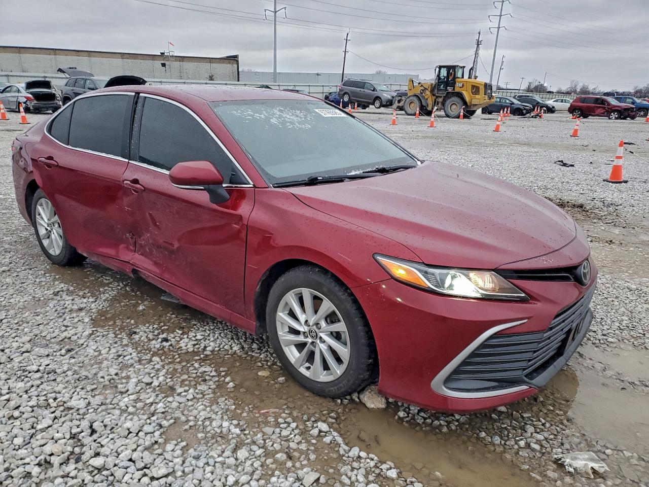 2021 TOYOTA CAMRY LE photo 4