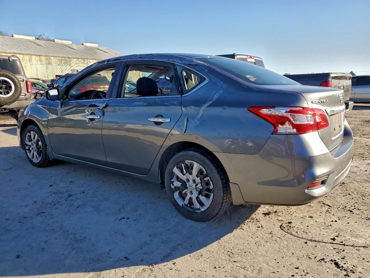 2018 NISSAN SENTRA S photo 3