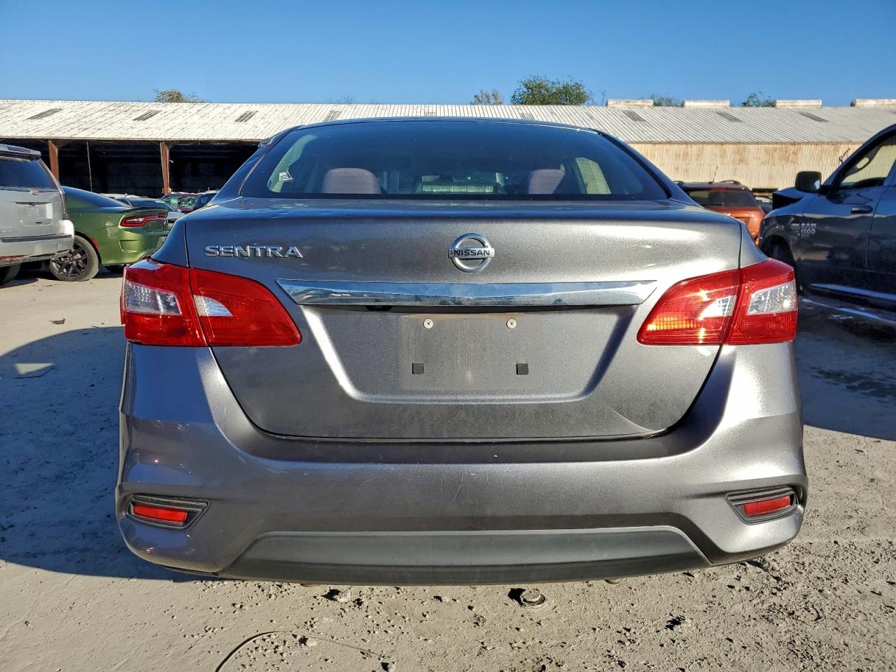2018 NISSAN SENTRA S photo 11