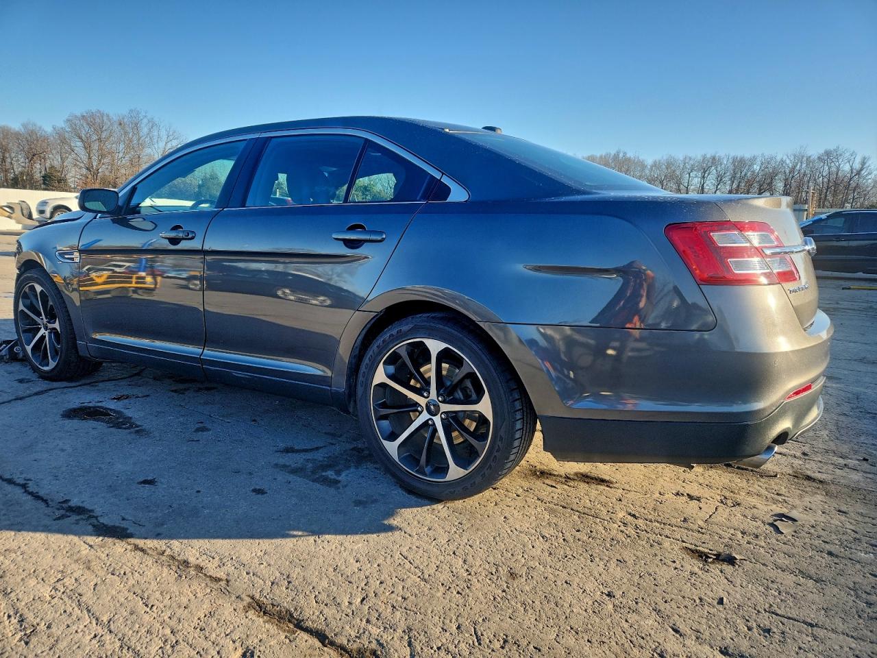 2015 FORD TAURUS LIMITED photo 2
