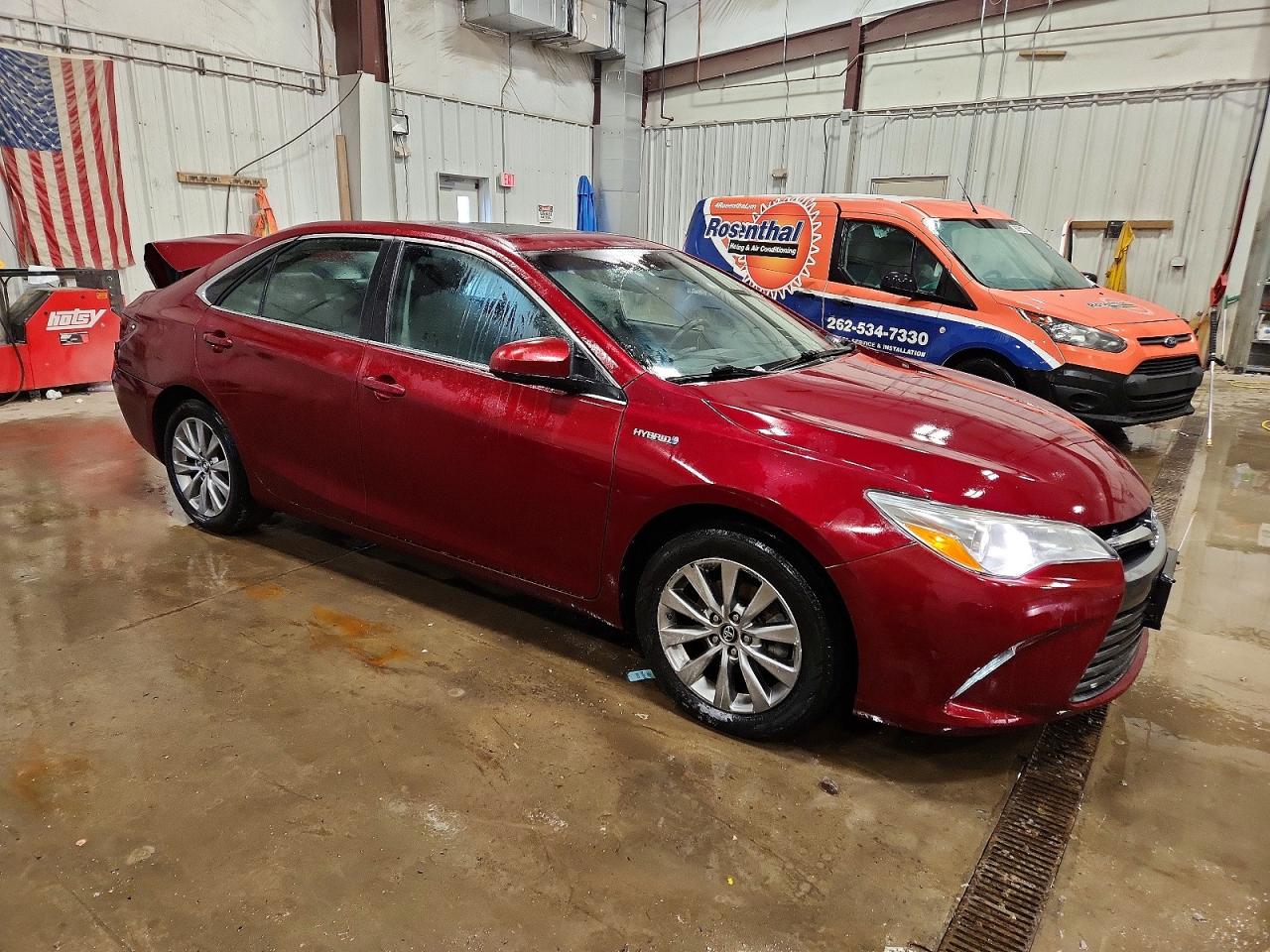 2017 TOYOTA CAMRY HYBRID photo 4