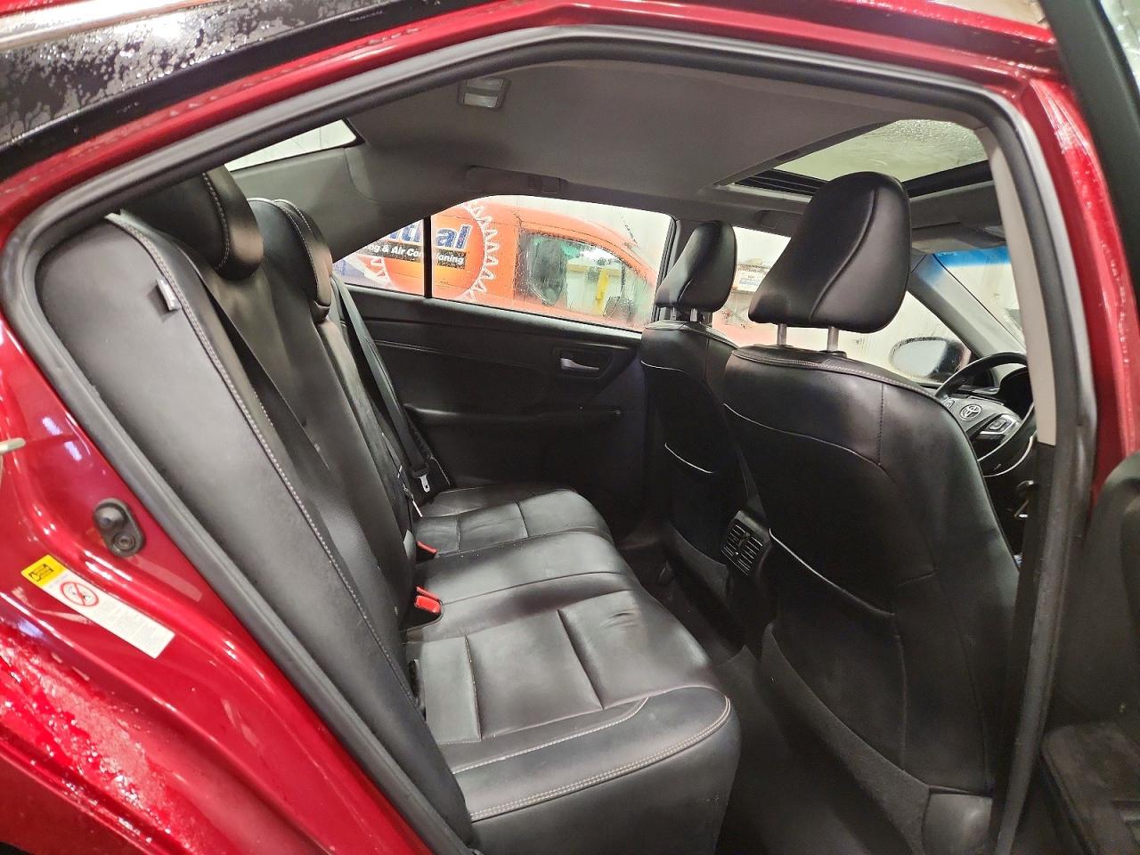 2017 TOYOTA CAMRY HYBRID photo 10