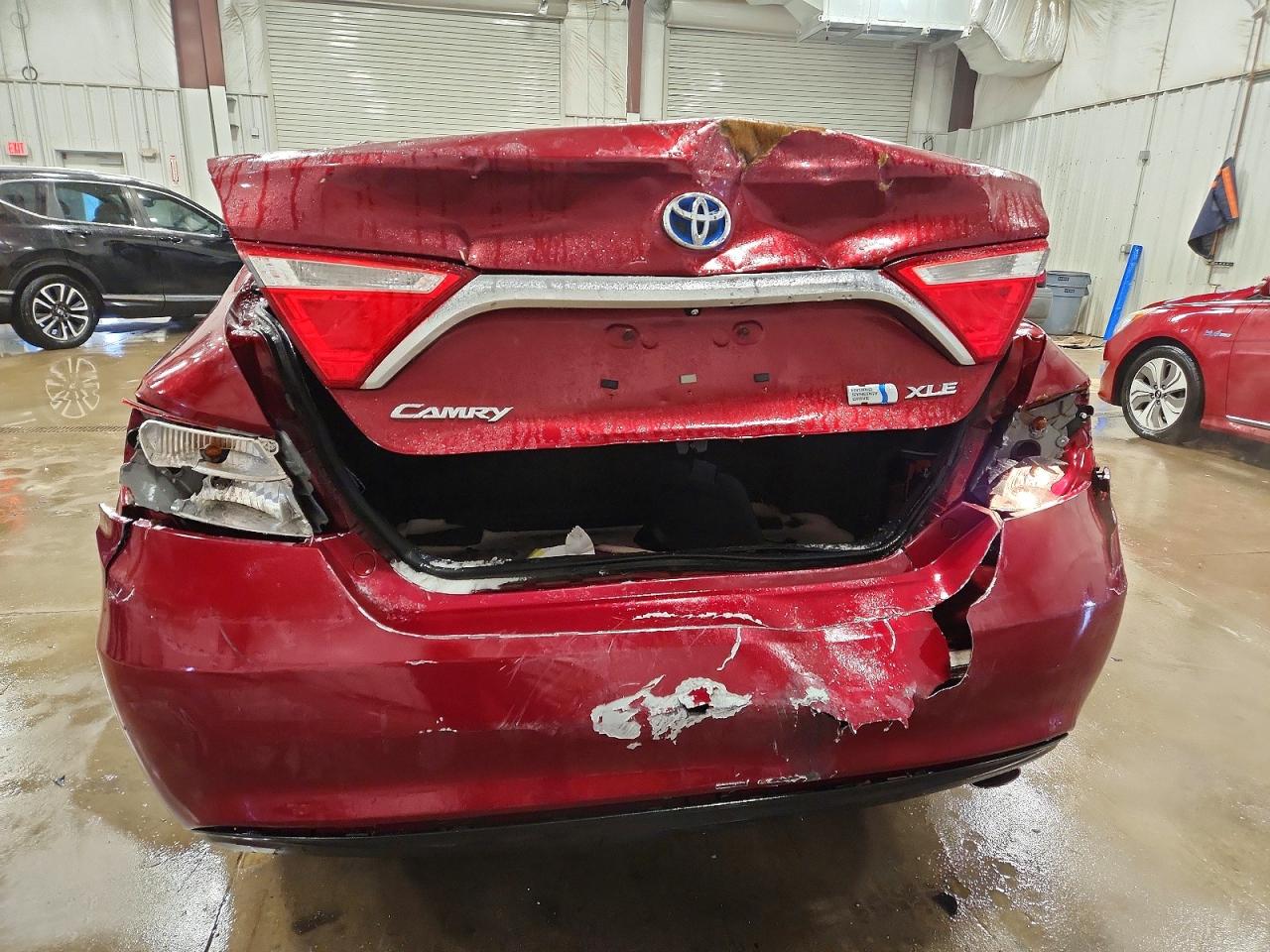2017 TOYOTA CAMRY HYBRID photo 6