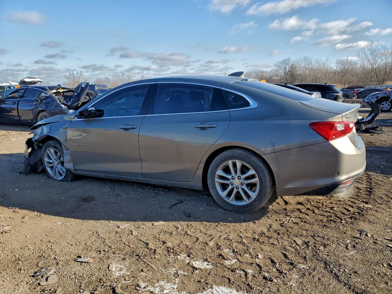 2018 CHEVROLET MALIBU LT photo 2