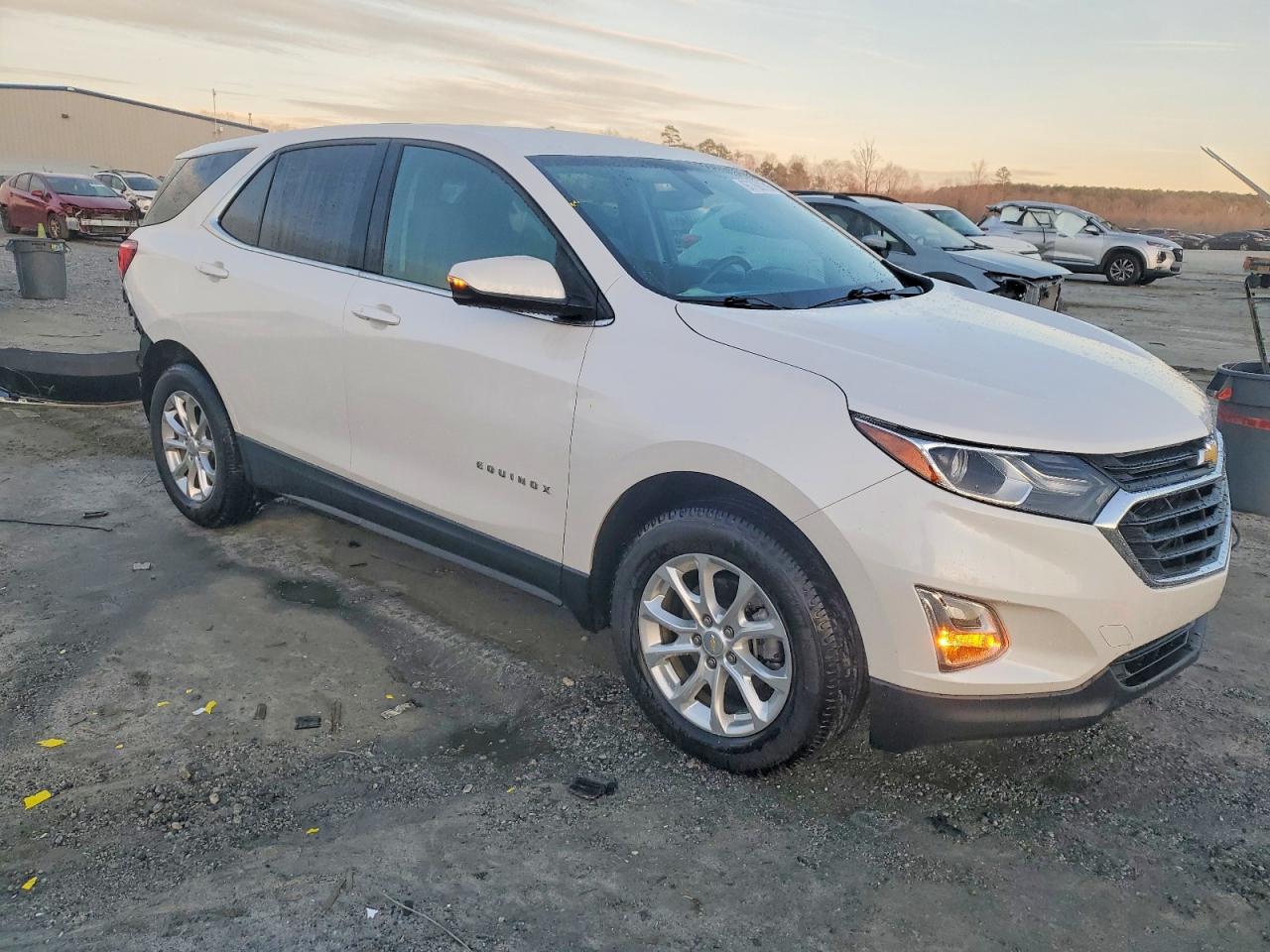 2019 CHEVROLET EQUINOX LT photo 4