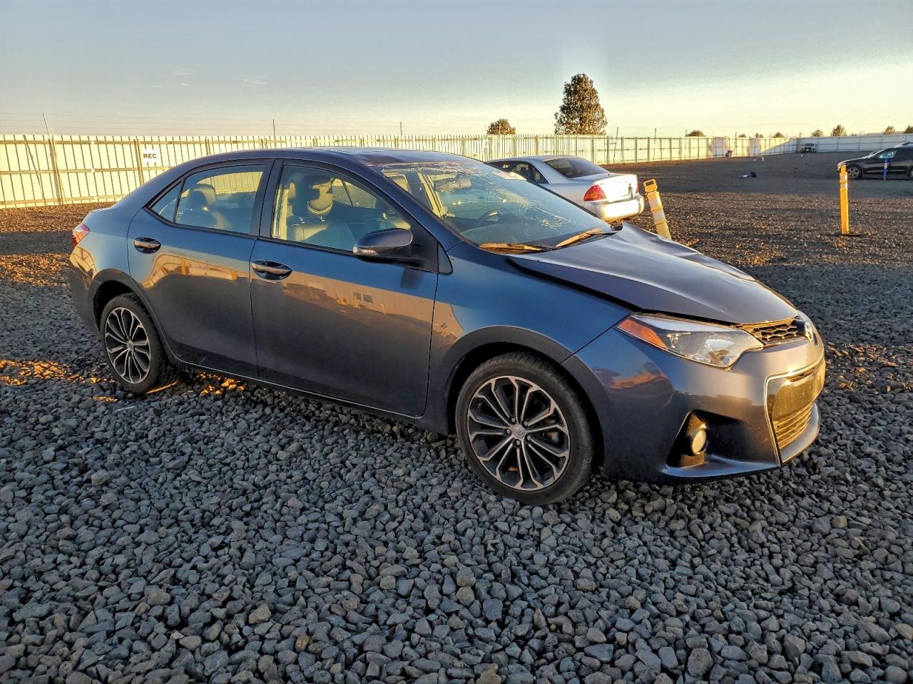 2016 TOYOTA COROLLA L photo 4