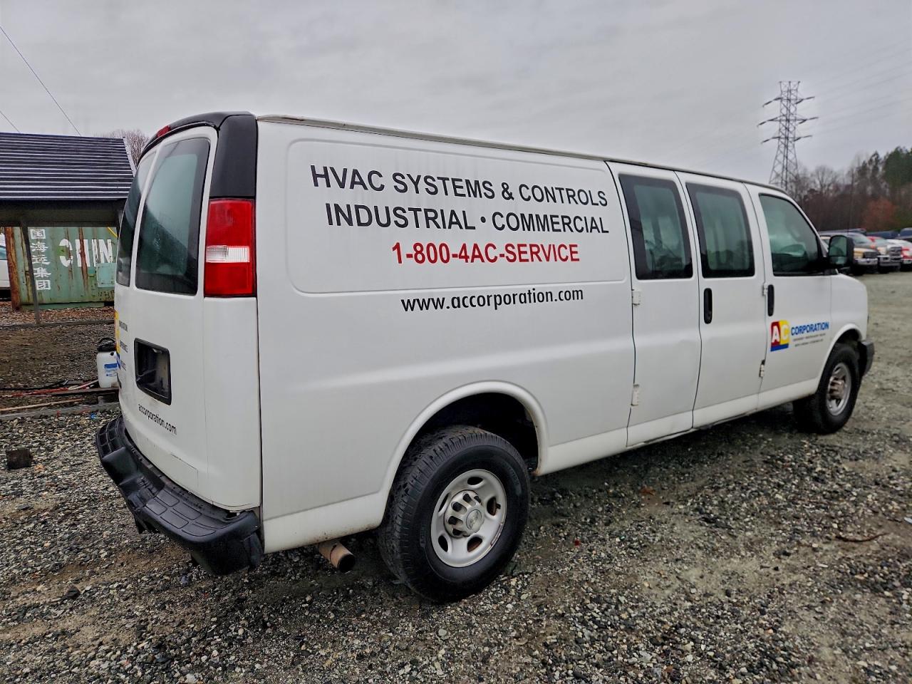 2019 CHEVROLET EXPRESS 3500 UTILITY / SERVICE VAN photo 3