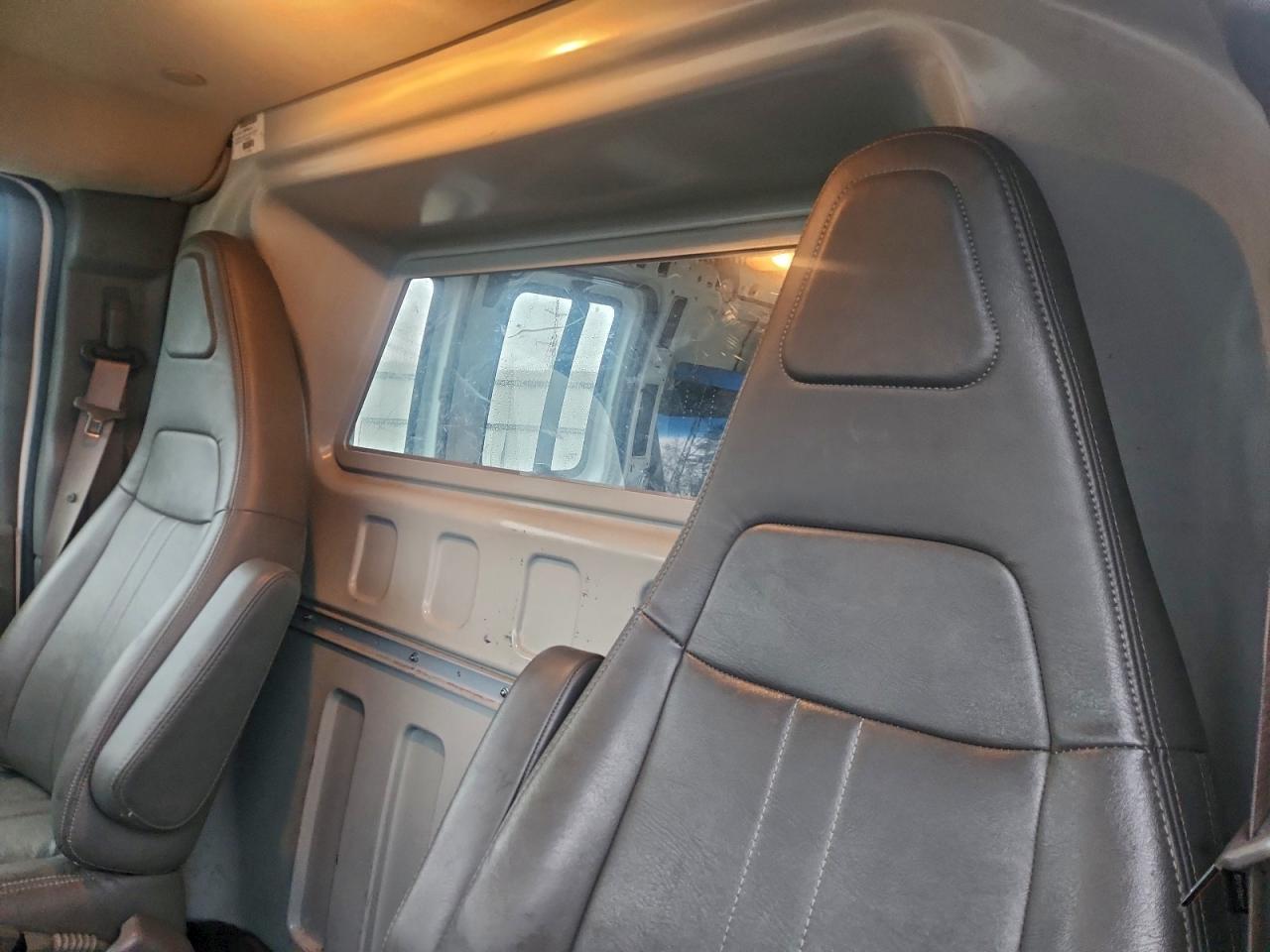 2019 CHEVROLET EXPRESS 3500 UTILITY / SERVICE VAN photo 10