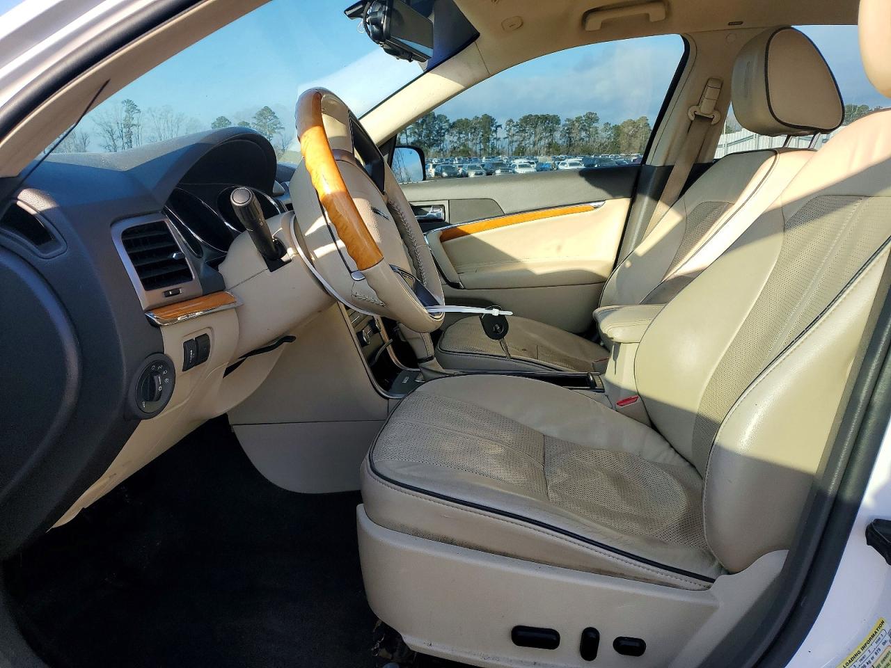 2010 LINCOLN MKZ photo 7