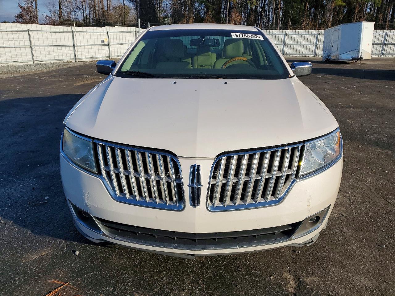 2010 LINCOLN MKZ photo 5