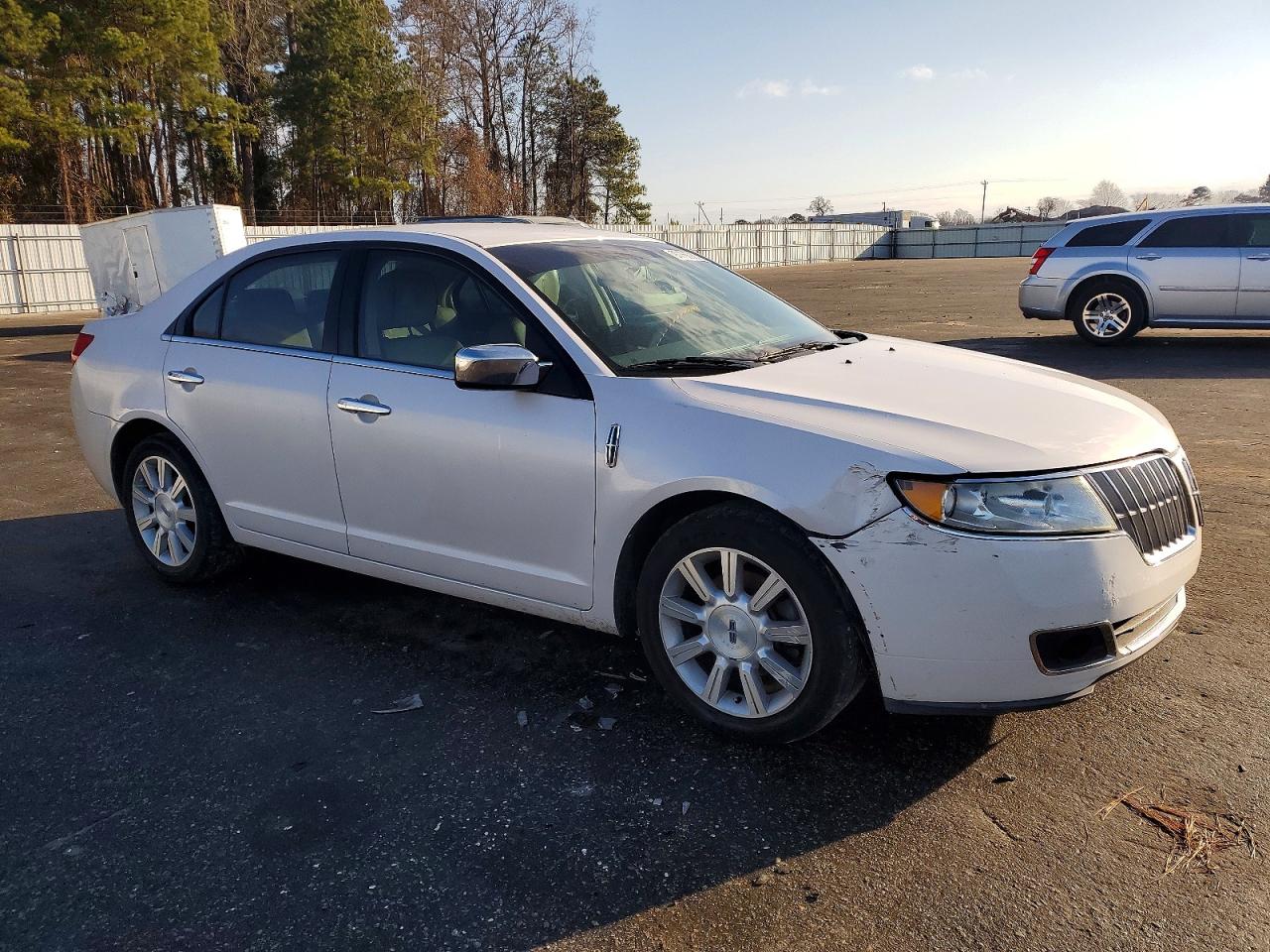 2010 LINCOLN MKZ photo 4