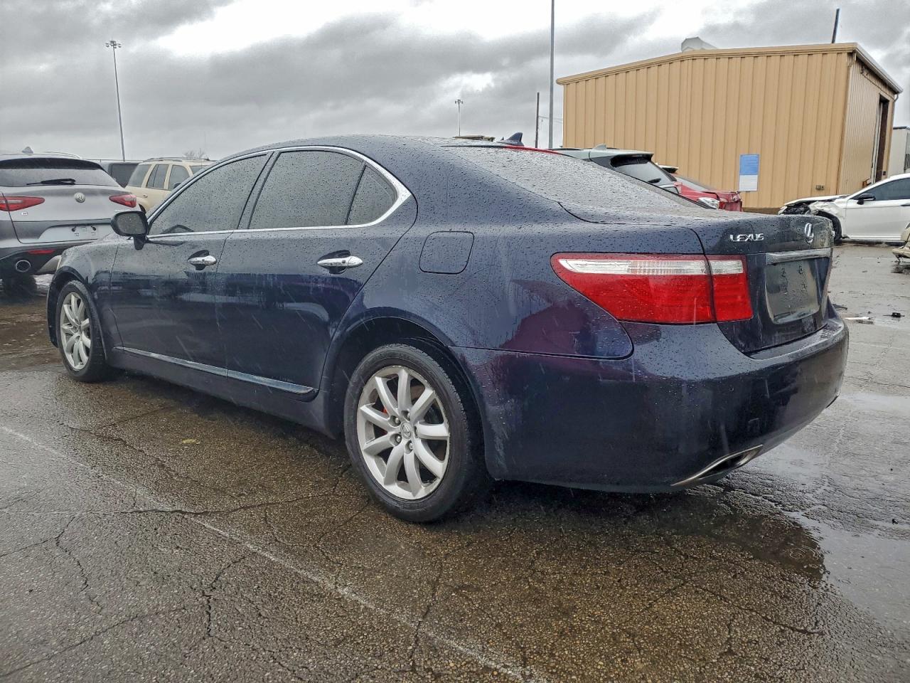 2007 LEXUS LS 460 photo 2