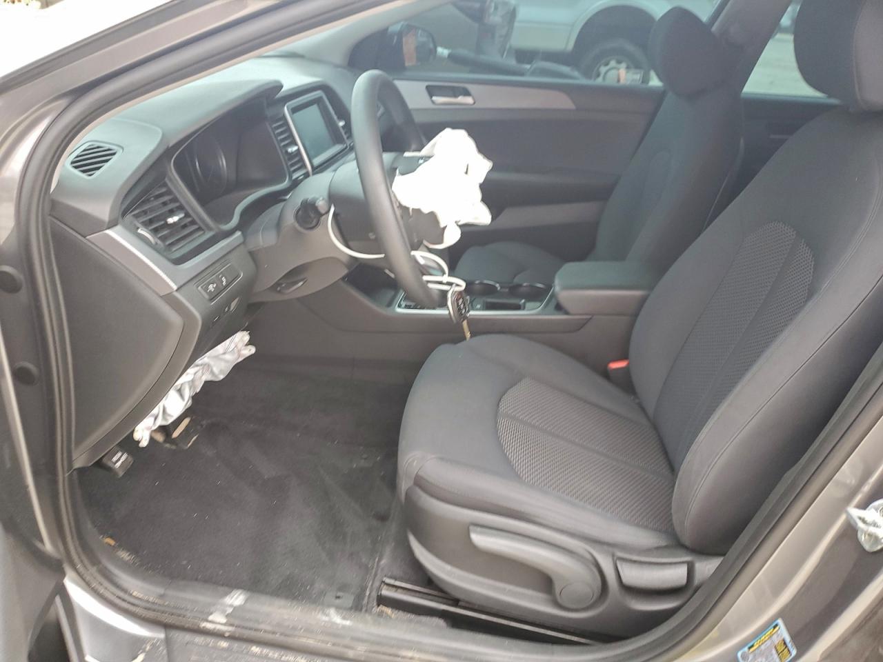 2018 HYUNDAI SONATA SE photo 13