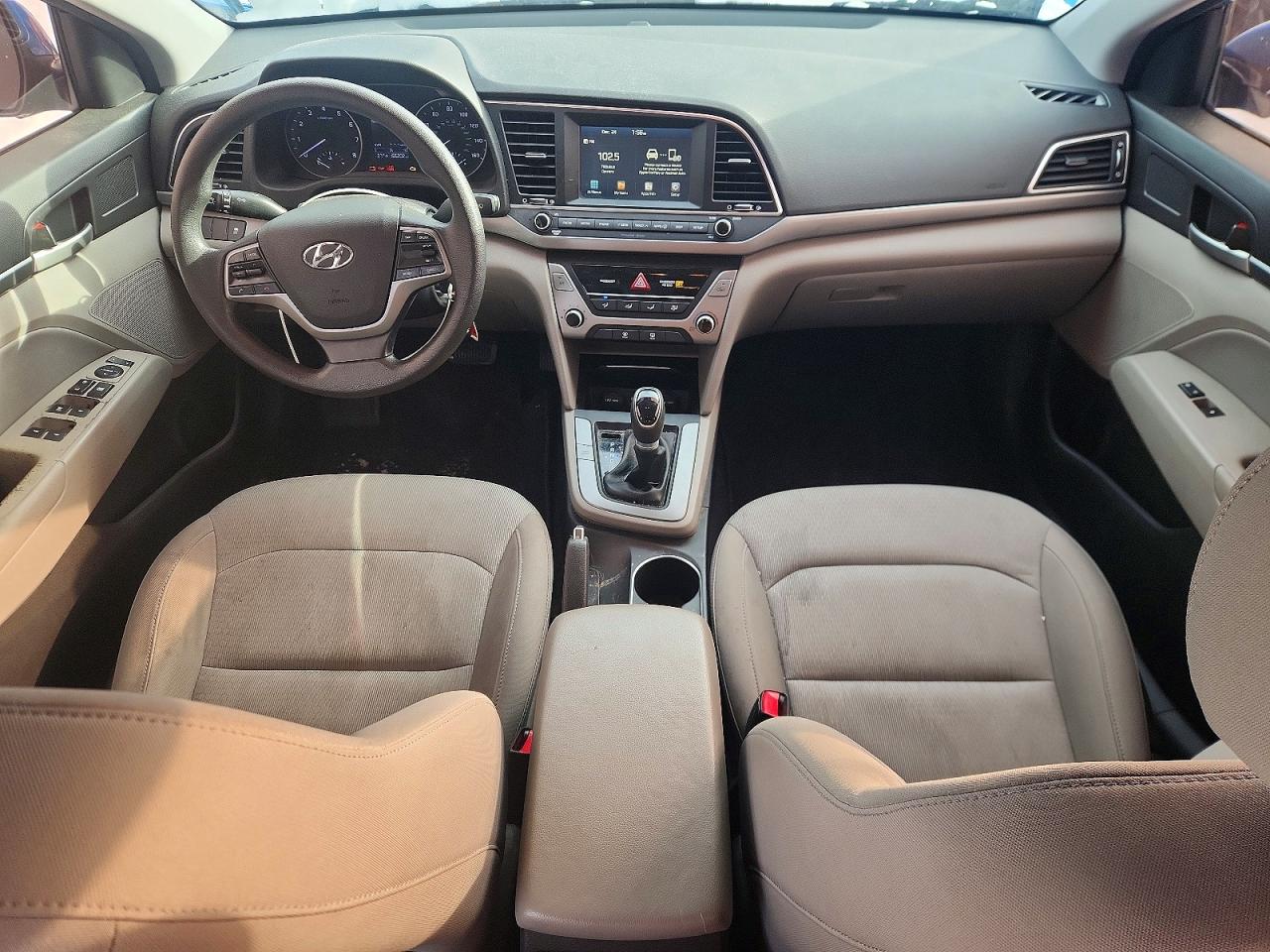 2017 HYUNDAI ELANTRA SE photo 8
