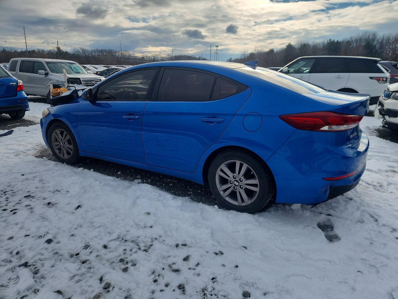 2017 HYUNDAI ELANTRA SE photo 2