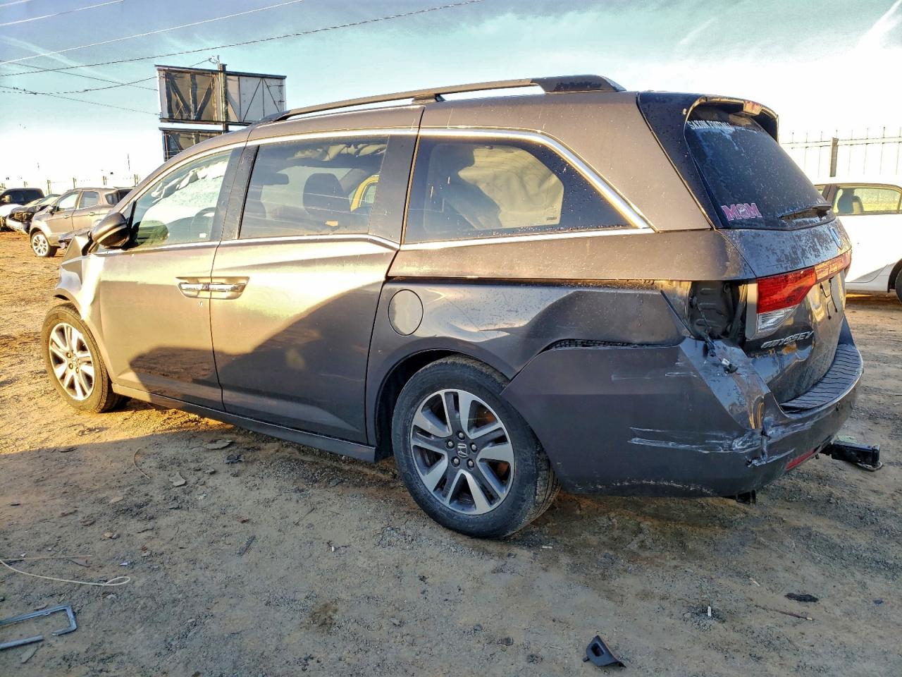 2016 HONDA ODYSSEY TOURING photo 2