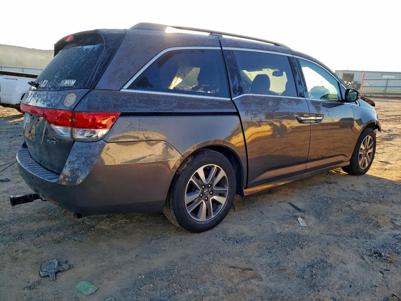 2016 HONDA ODYSSEY TOURING photo 3