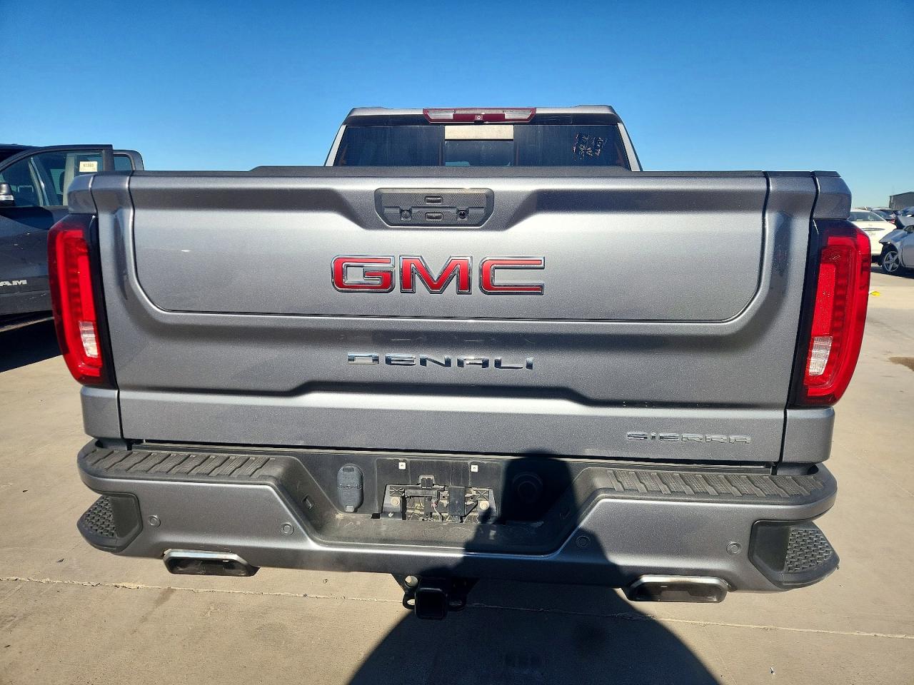 2019 GMC SIERRA photo 6
