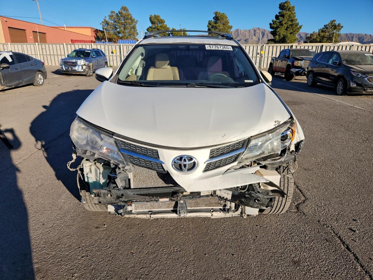 2013 TOYOTA RAV4 XLE photo 5