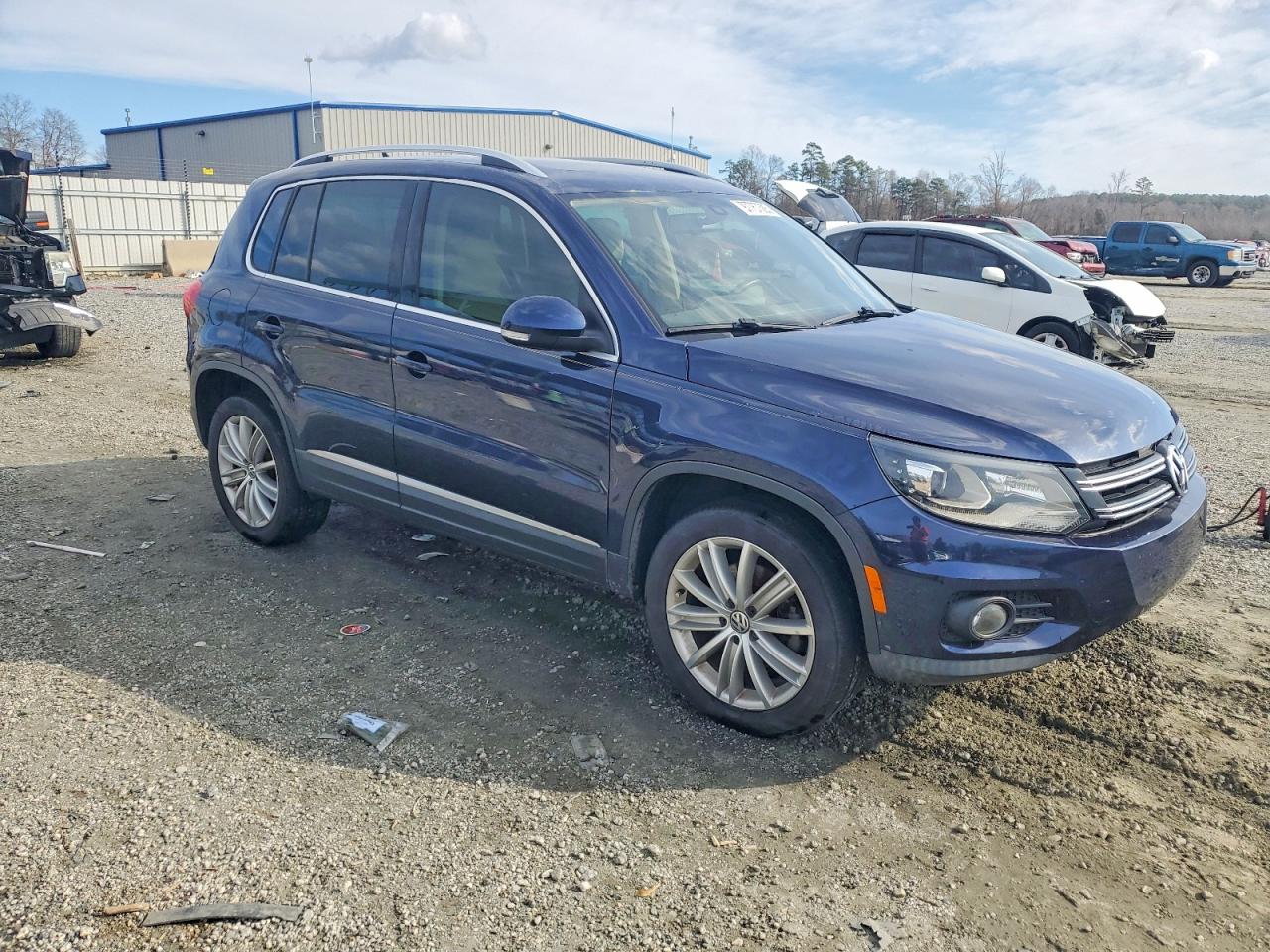 2016 VOLKSWAGEN TIGUAN S photo 4