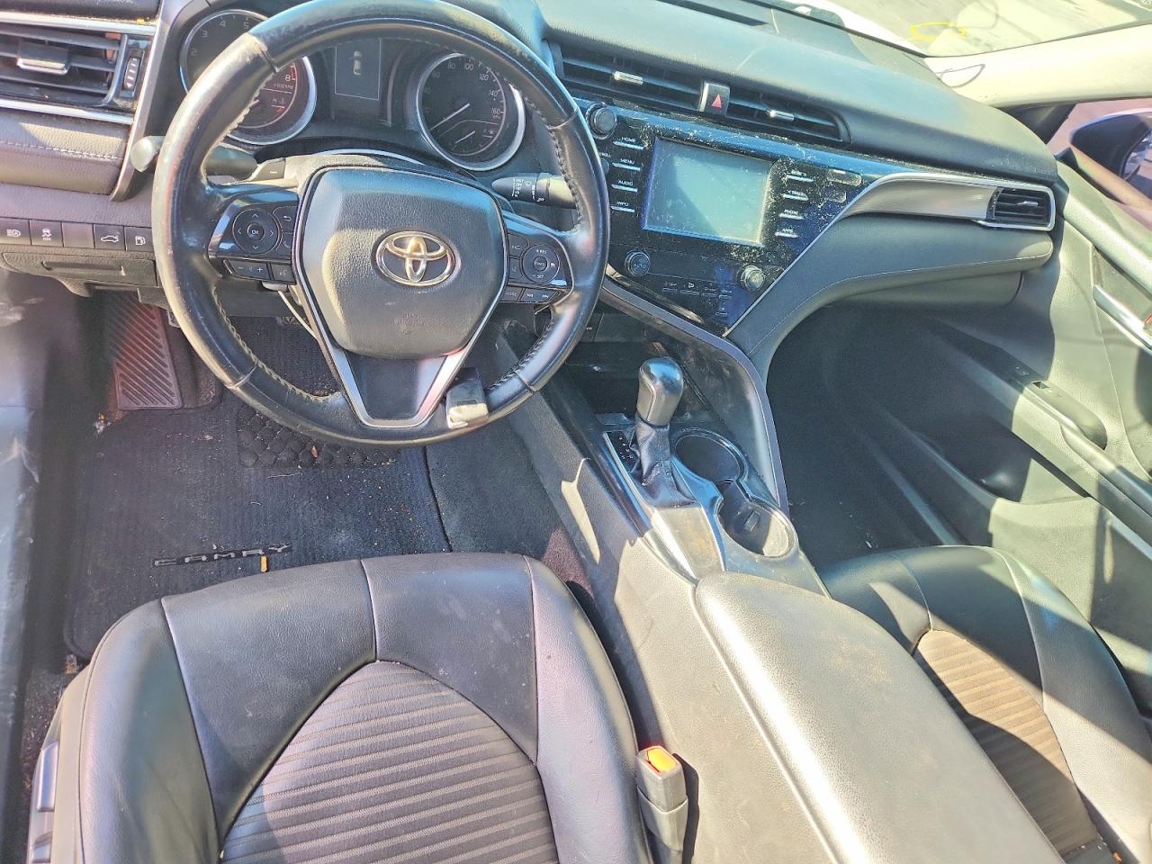 2018 TOYOTA CAMRY L photo 8