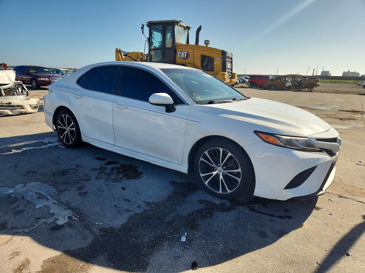 2018 TOYOTA CAMRY L photo 4