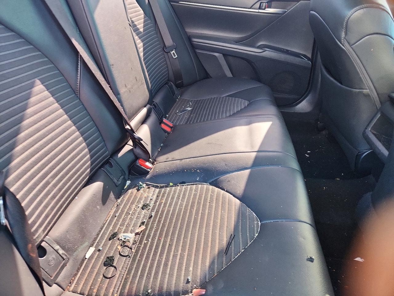 2018 TOYOTA CAMRY L photo 10