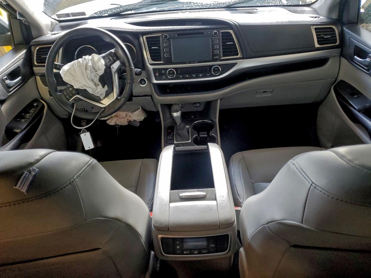 2016 TOYOTA HIGHLANDER XLE photo 15