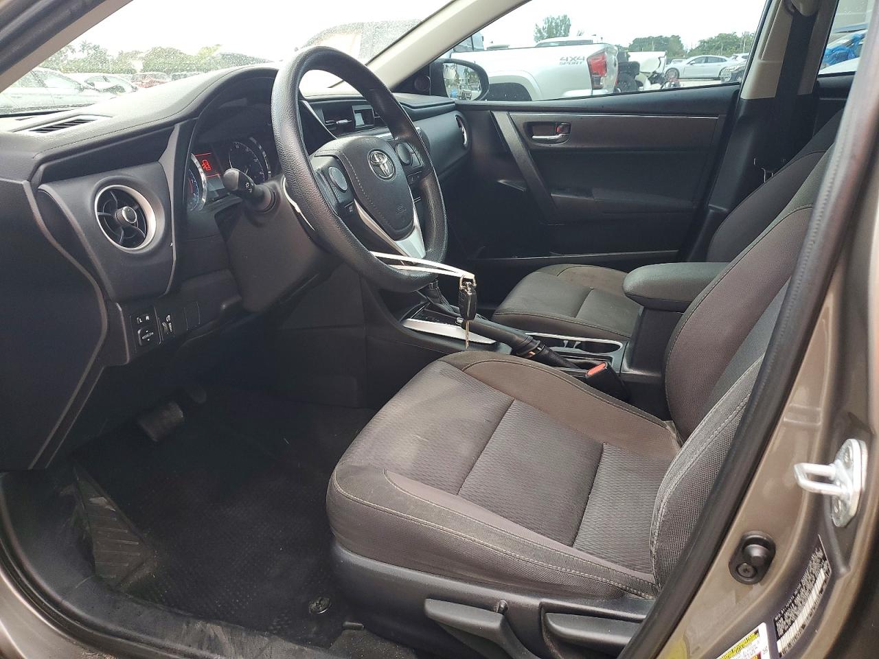 2017 TOYOTA COROLLA L photo 13