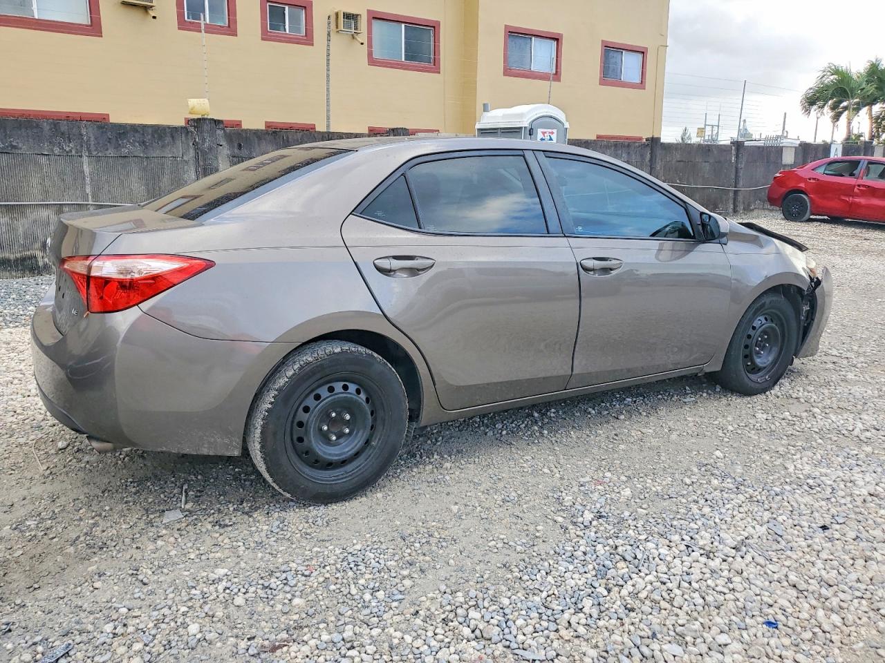 2017 TOYOTA COROLLA L photo 5