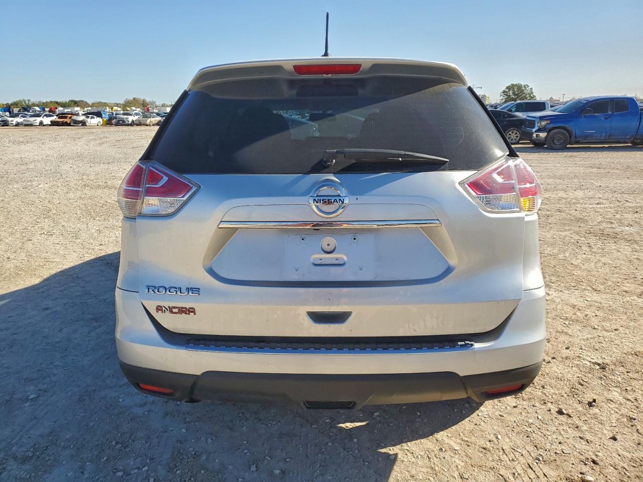 2016 NISSAN ROGUE S photo 6