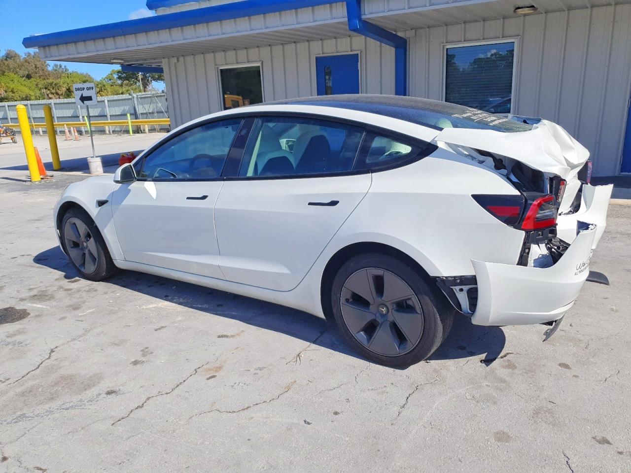 2023 TESLA MODEL 3 photo 2