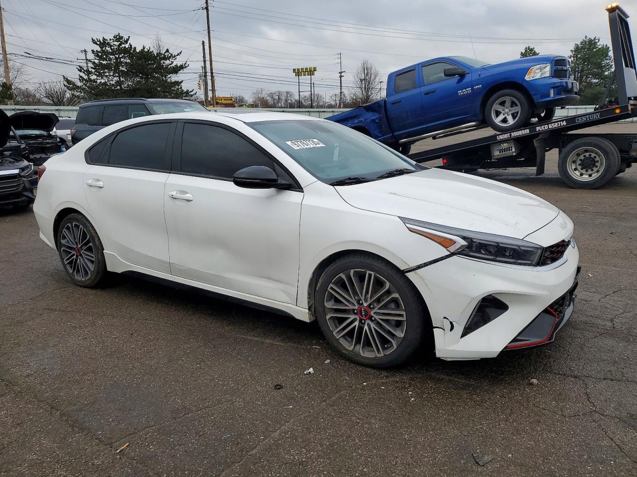 2023 KIA FORTE GT photo 4