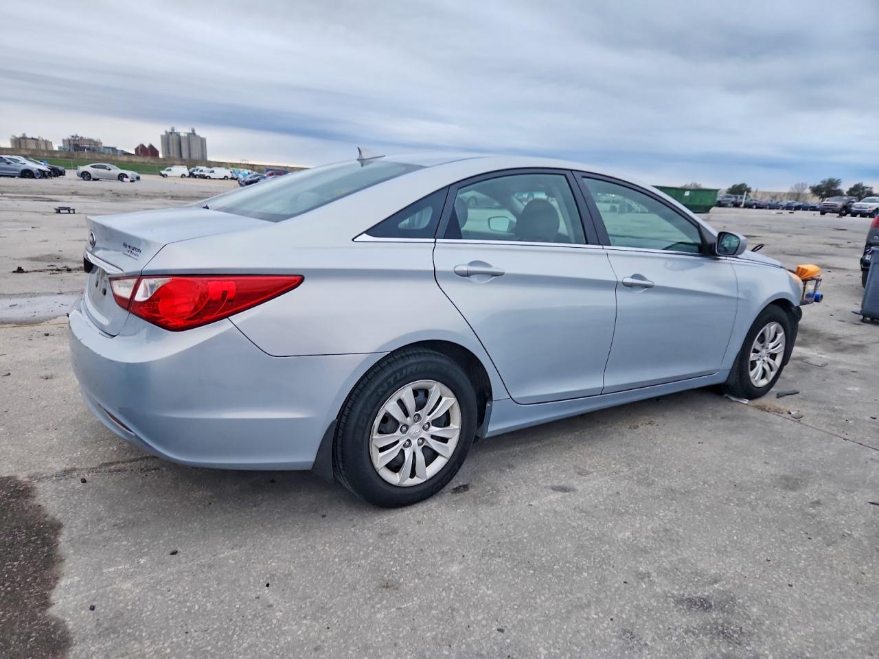2013 HYUNDAI SONATA GLS photo 5