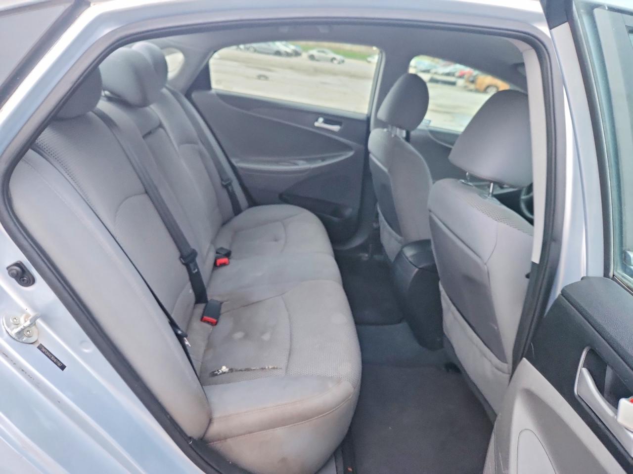 2013 HYUNDAI SONATA GLS photo 19