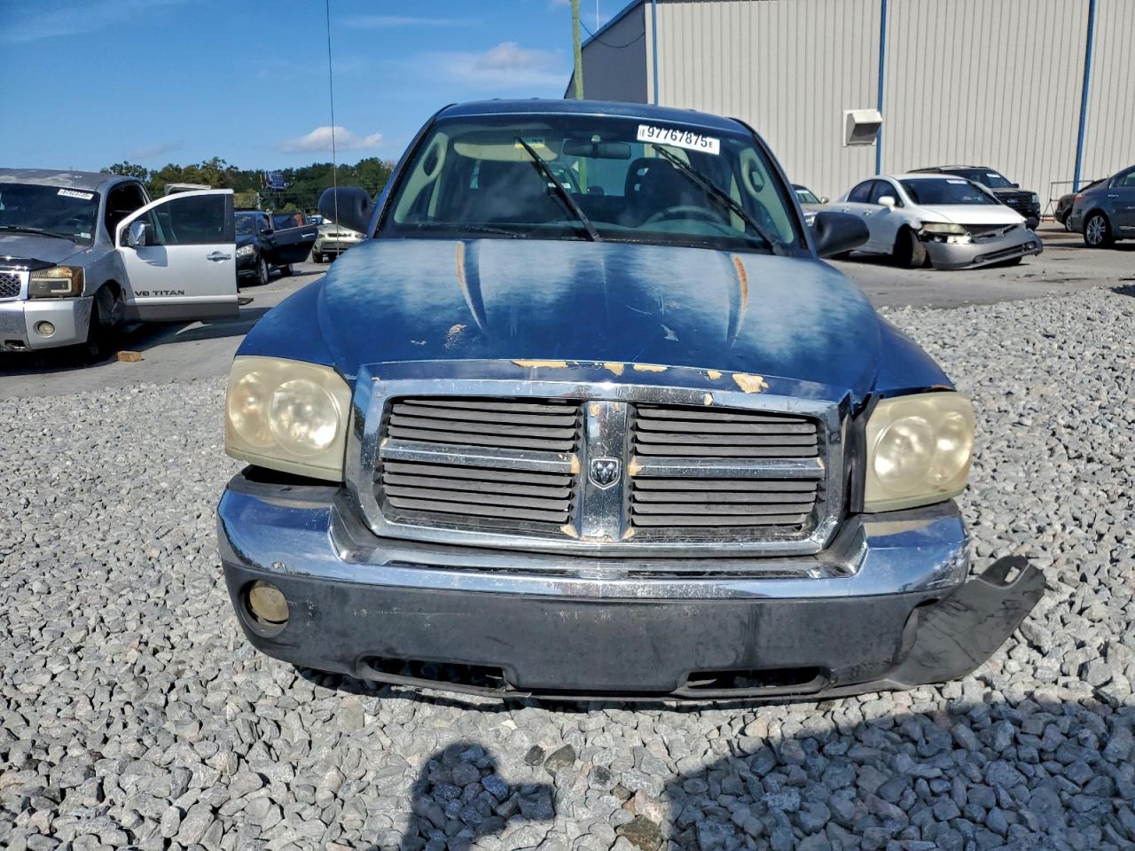 2005 DODGE DAKOTA QUAD SLT photo 5