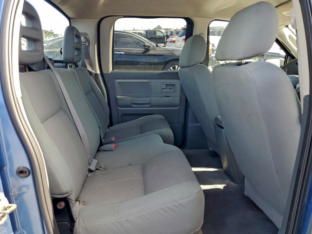 2005 DODGE DAKOTA QUAD SLT photo 10