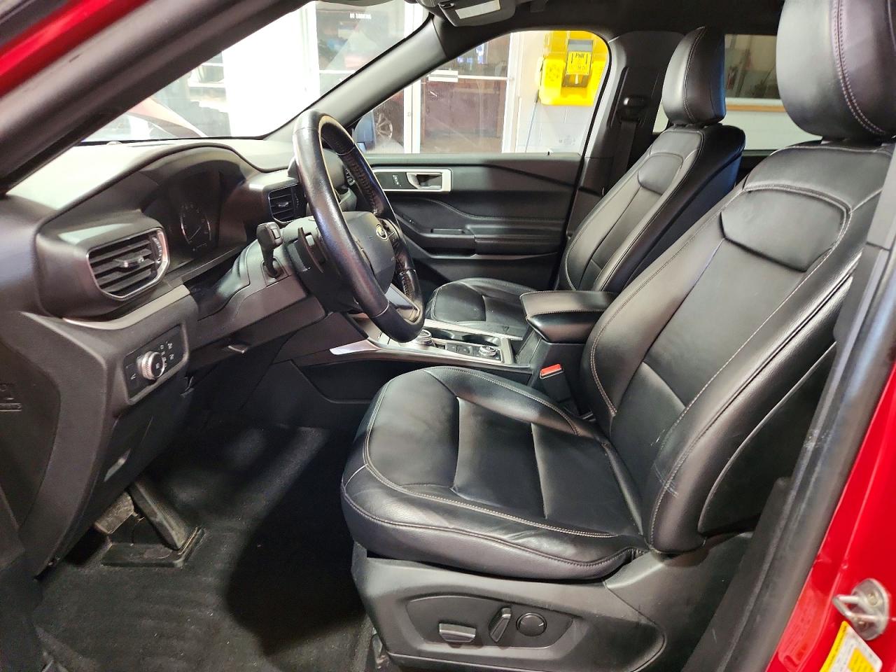 2020 FORD EXPLORER XLT photo 25