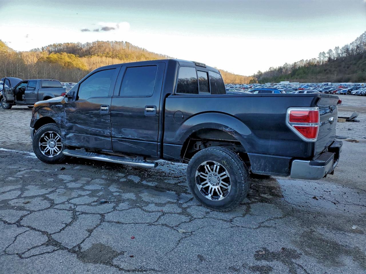 2013 FORD F150 SUPERCREW photo 2