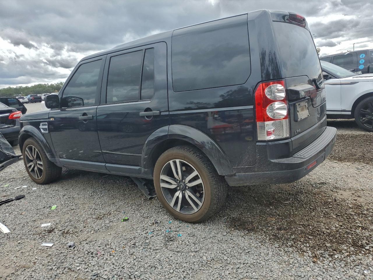 2011 LAND ROVER LR4 HSE photo 2