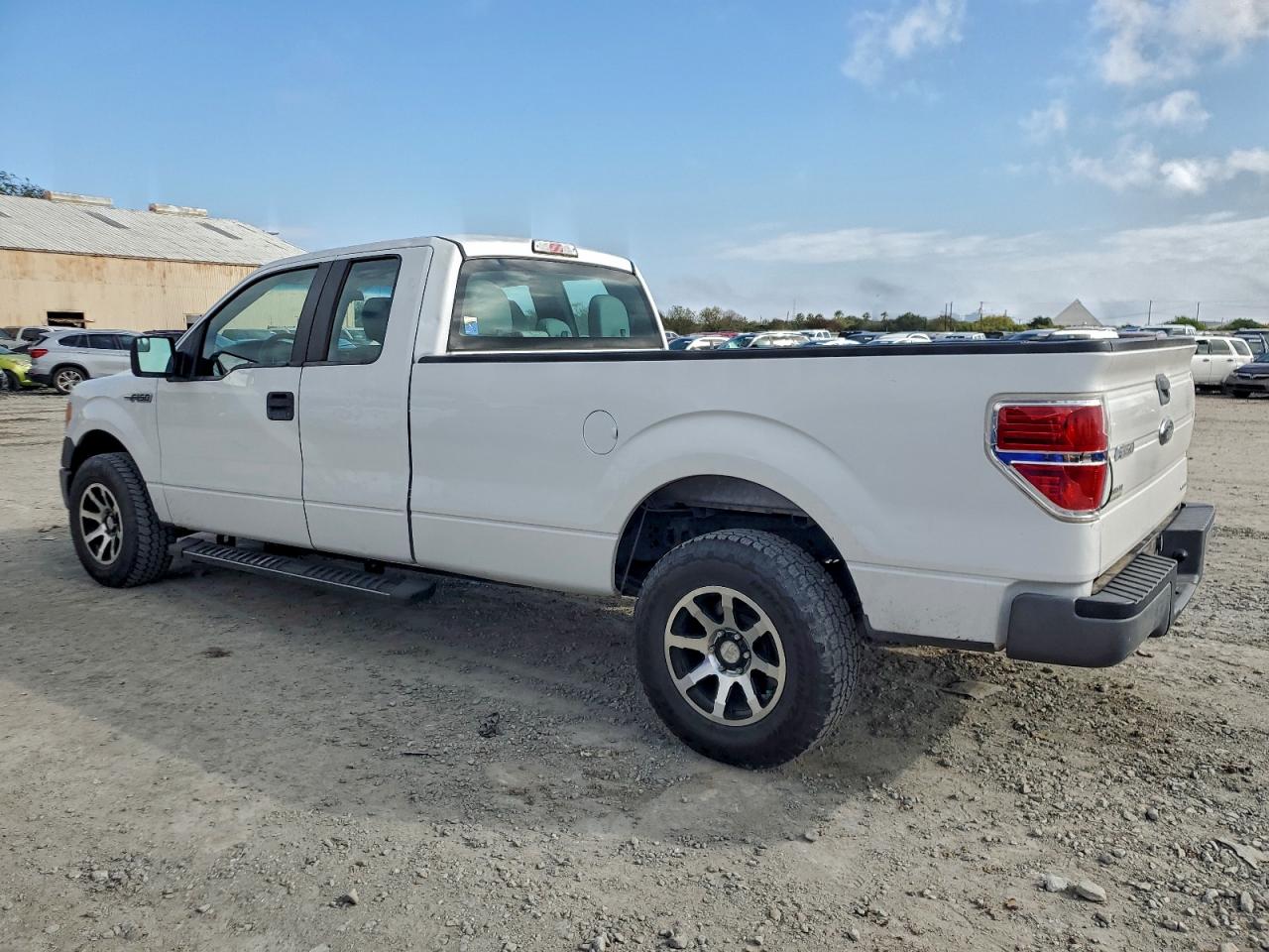 2014 FORD F150 SUPER CAB photo 2