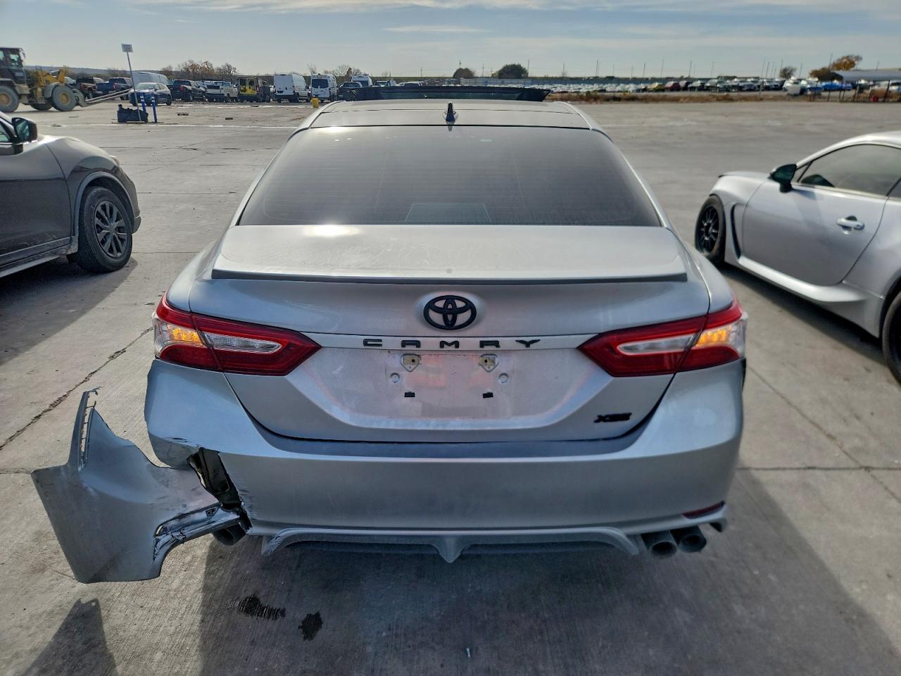 2020 TOYOTA CAMRY XSE photo 11