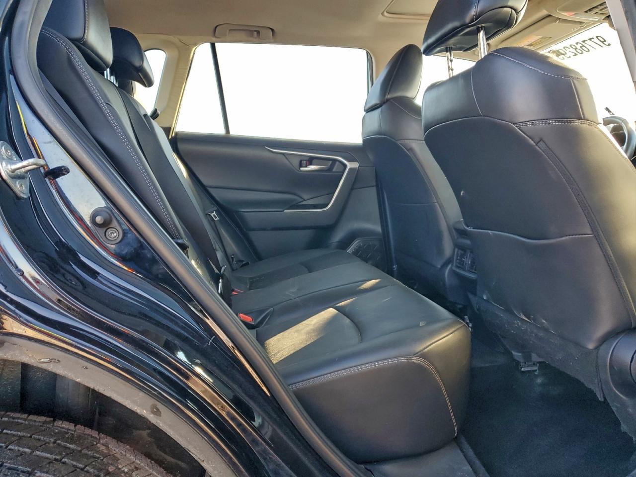 2021 TOYOTA RAV4 XLE PREMIUM photo 11