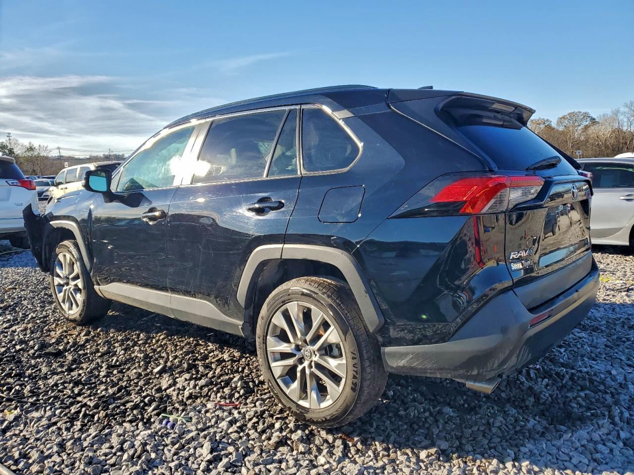 2021 TOYOTA RAV4 XLE PREMIUM photo 2