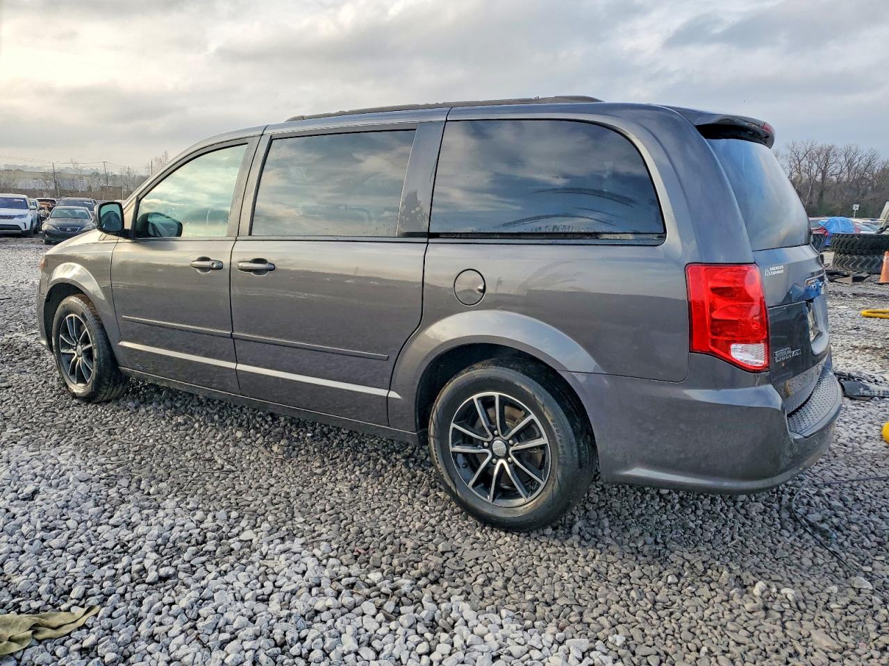 2015 DODGE GRAND CARAVAN SXT photo 2