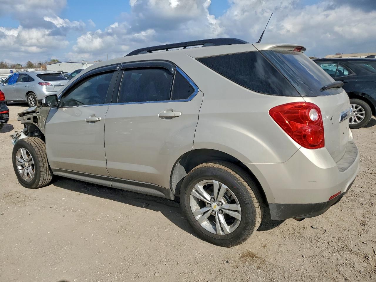 2010 CHEVROLET EQUINOX LT photo 2