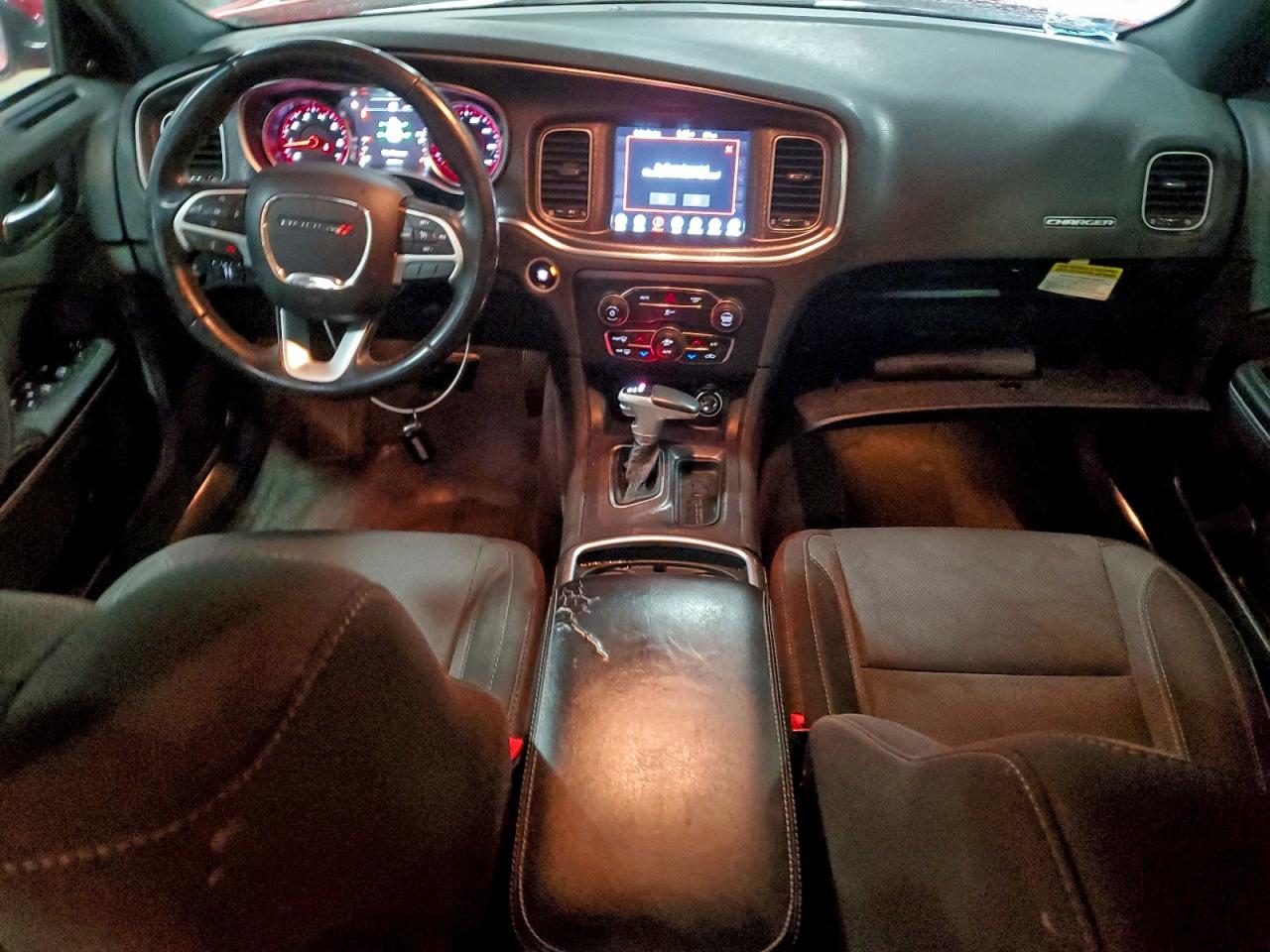 2017 DODGE CHARGER SXT photo 8