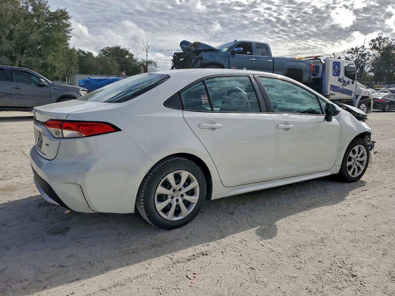 2020 TOYOTA COROLLA LE photo 3